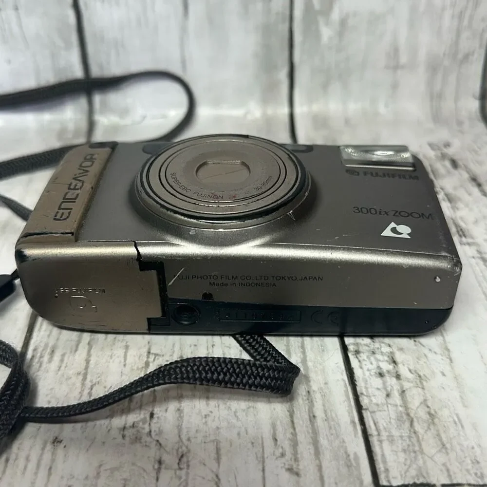 FujiFilm‎ Endeavor 300ix Zoom APS Point and Shoot Film Camera